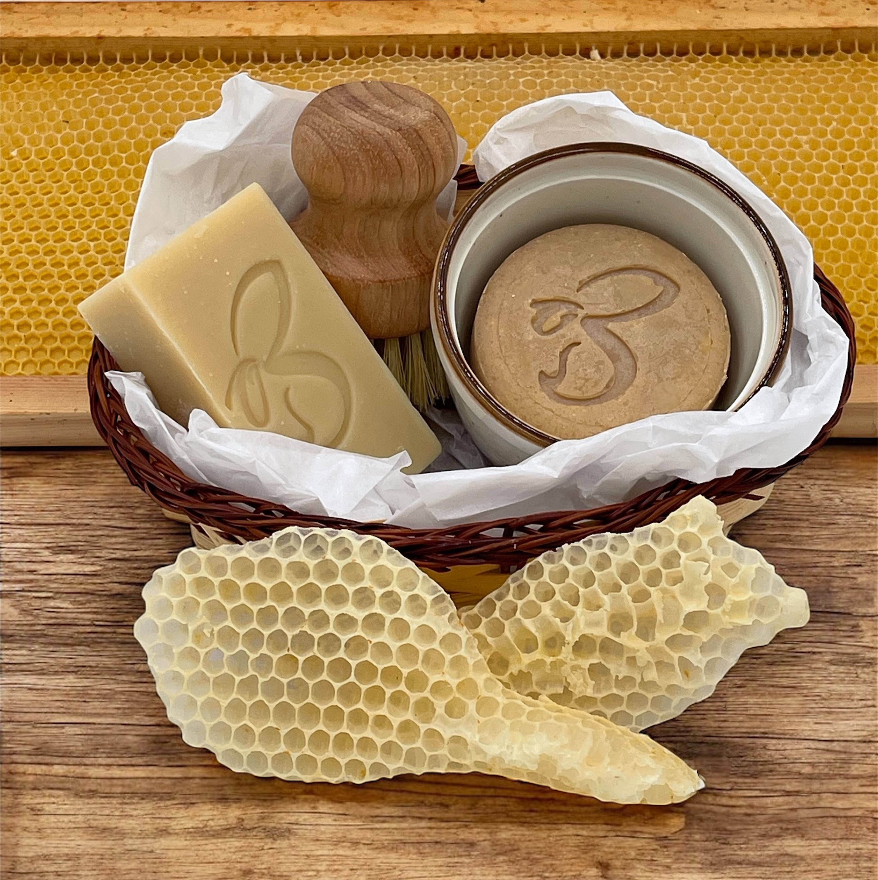 The Mrs Simply Baird's Hive Helper Set